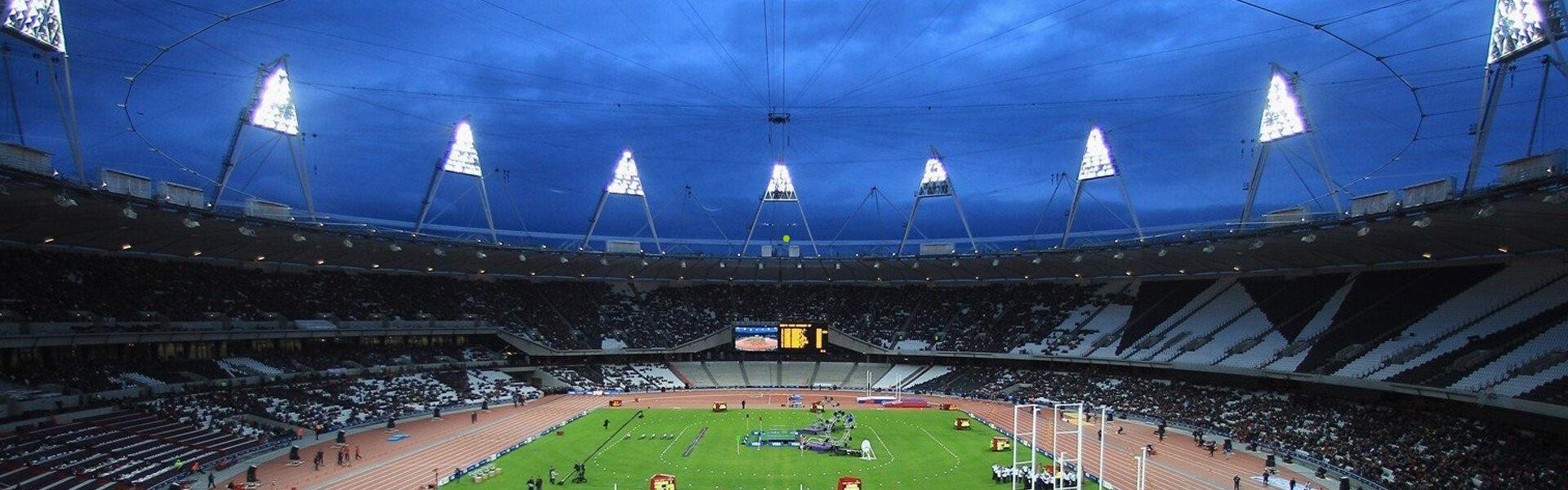 开云运营管理部-双塔合璧筑起钢铁防线！格兰特盛赞罗威全能表现，克林根成防守基石