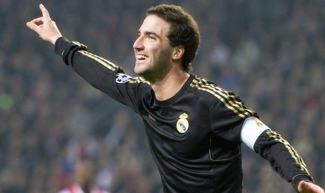 【开云】胡显昭迎十七岁生日，EDG新锐ADC的破晓时刻