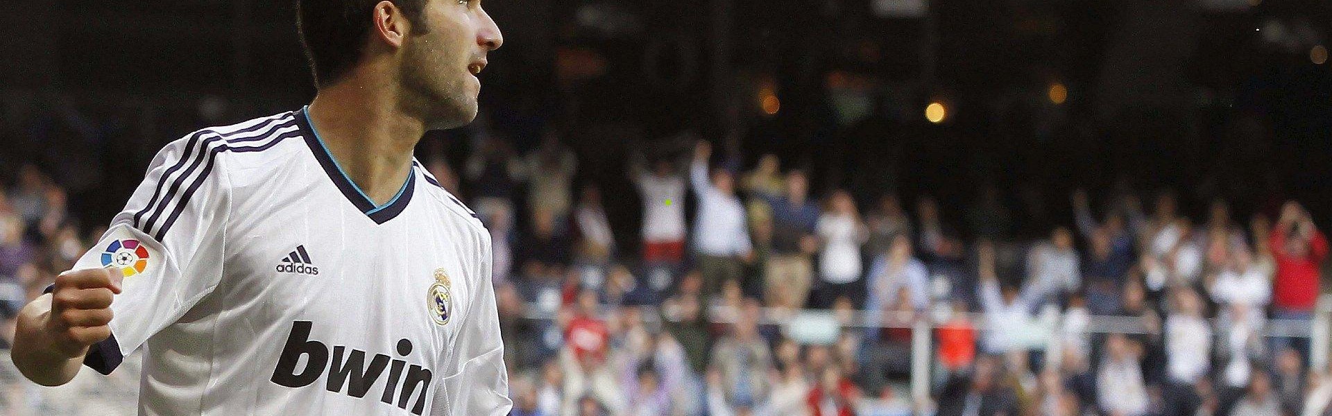 【开云官方网站】神锋归来独闯龙潭！巴坎布单挑申花四外援，阿德里安导演险平国安