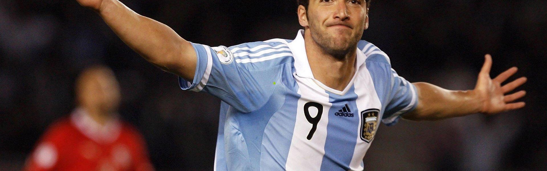 【开云品牌】风暴眼中的回归，拜阿滕家暴前科下的拜仁实习邀请，陷道德与竞技双重博弈