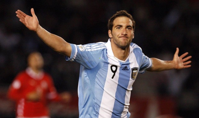 【开云品牌】风暴眼中的回归，拜阿滕家暴前科下的拜仁实习邀请，陷道德与竞技双重博弈