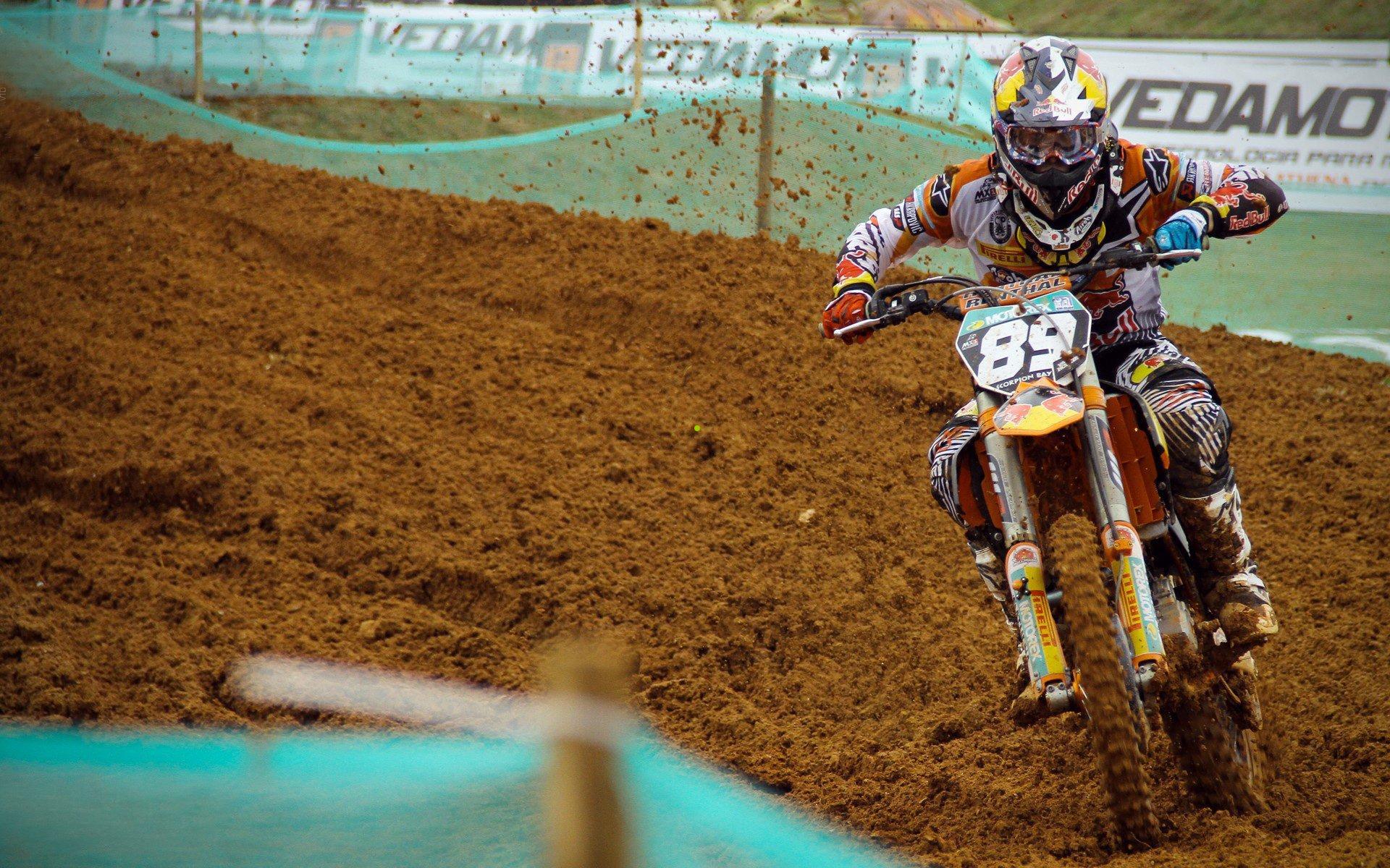 LPL第七周巅峰之战,领头羊FunPlus Phoenix直面Royal Never Give Up与Top Esports,电竞热潮再起